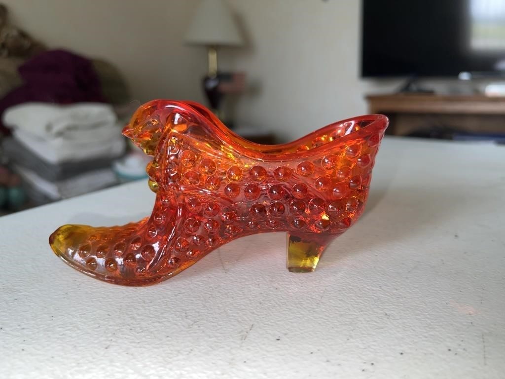 Fenton cat faced shoe 6in long