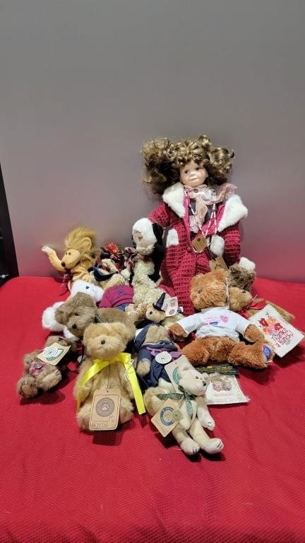 Big collection of boyds bears with tags