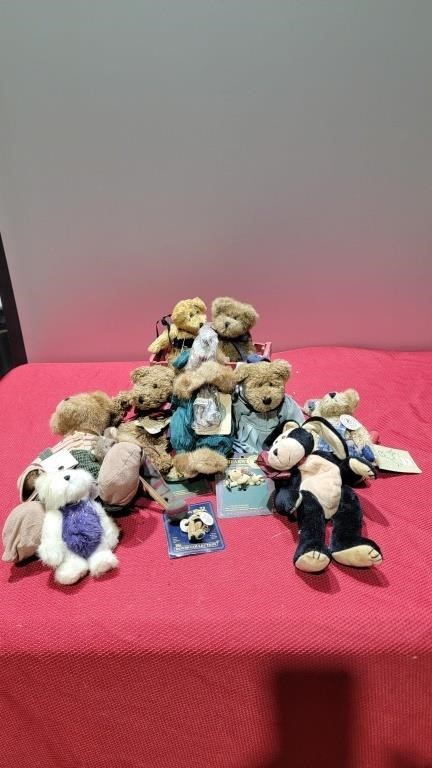 Big collection of boyds bears with tags