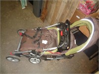 DOUBLE BABY STROLLER / NEEDS CLEANING / RW