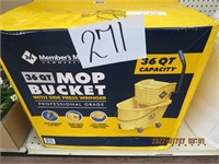 MM 36qt mop bucket