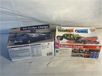 2 MODELS 1/1969 CHARGER & 1 RAIDERS COACH NEW