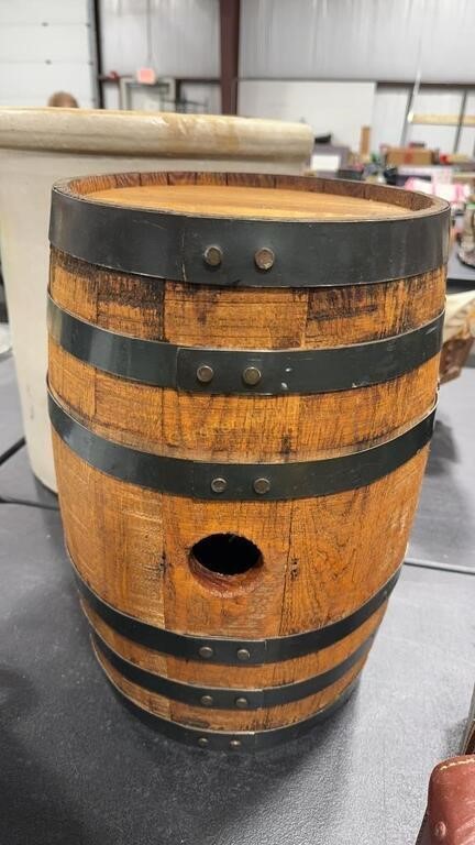 BANDED WOOD WHISKEY KEG 12" X 17"