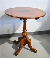 Round Pedestal Tilt Top Table