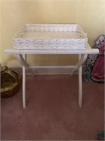 Folding table with tray top