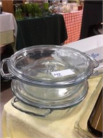 Two piece Pyrex casserole dishes with lids