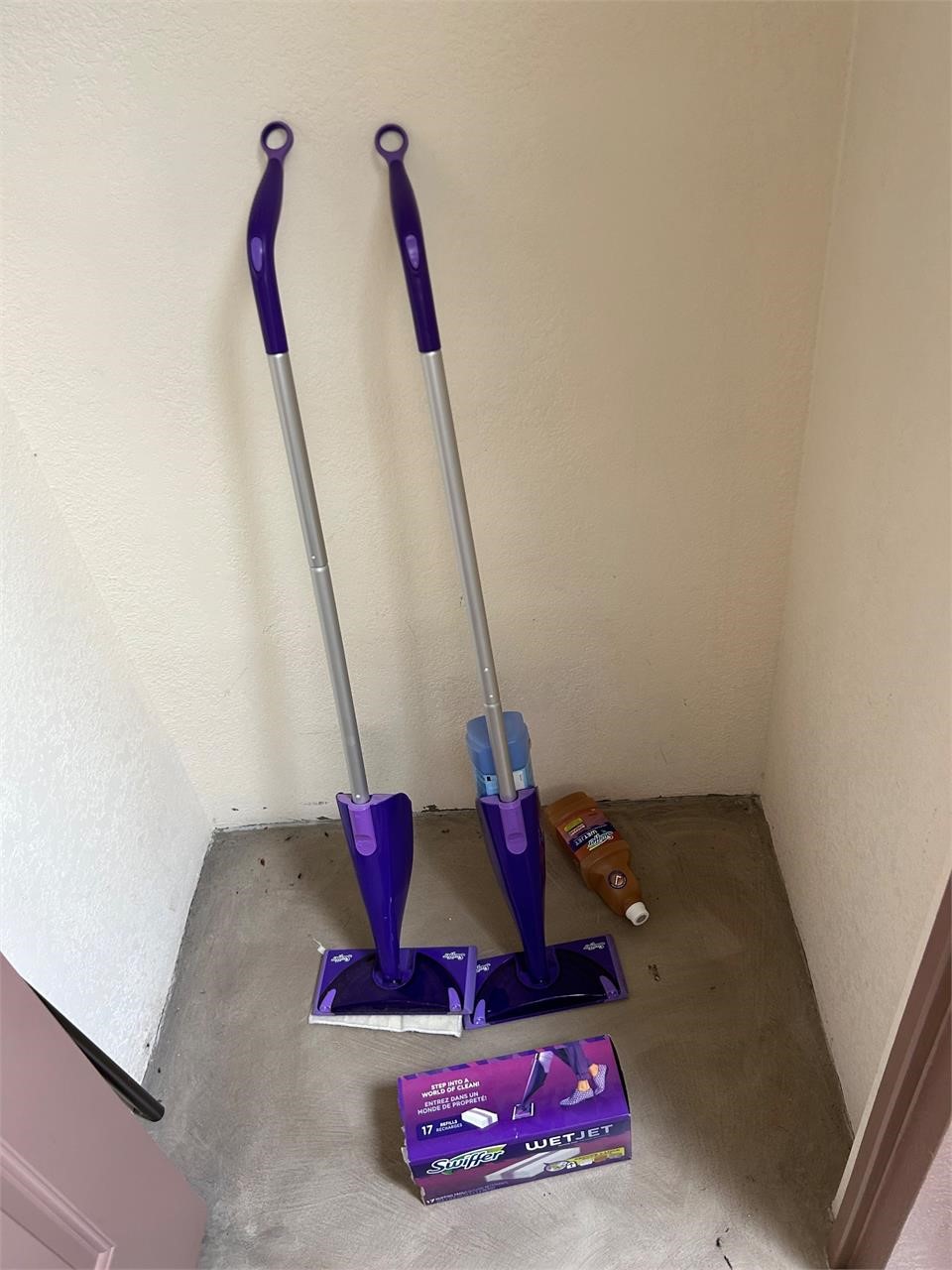 2 Swiffer Mops + Pad Refills