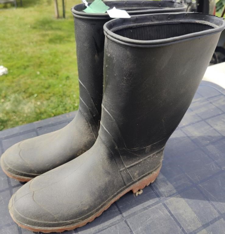 Pair of Rubber Boots - Size 13
