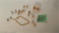 Assorted jewelry