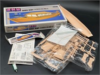 Japanese Houseboat 1:30 Model Kit In Box