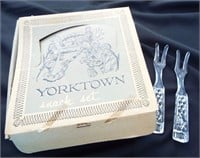 Federal Glass Yorktown Snack Set. 4 clear plates