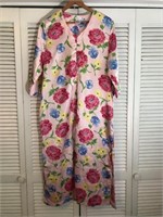 VINTAGE SIMPLY BASIC FLORAL HOUSECOAT MEDIUM