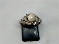 10kt White Gold & Pearl Ring Hallmarked