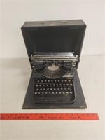 Vintage Filia Typewriter & Case