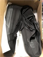 Size 11 DG Men's Manual Shoes