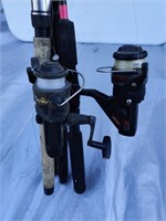 Lot (4)Rods & (2)Reels