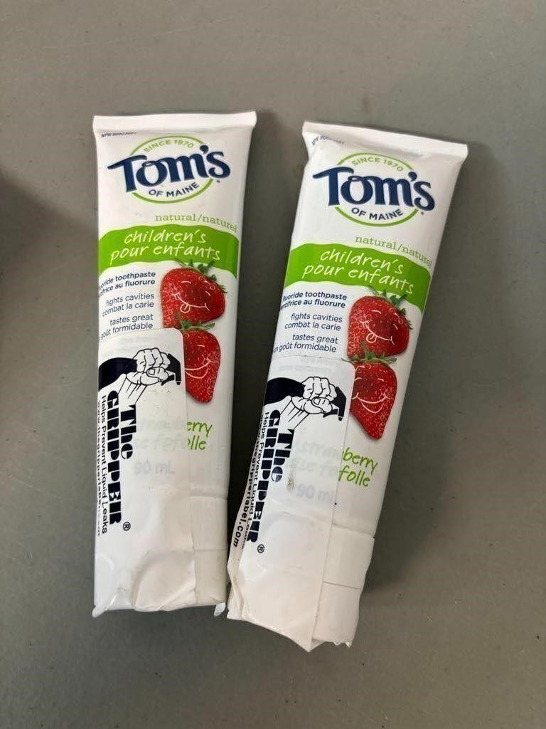 NEW Toms Toothpaste 2pk