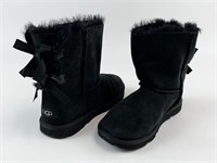 UGG Bailey Bow II Boots Kids Size 4