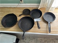 Cast Iron Skillets – 0, 1 with Broke Handle, Small