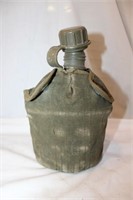 US Military Canteen w/Dish & Pouch