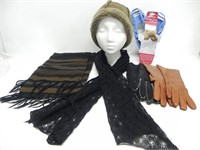 SCARVES, HATS, GLOVES & PAIR OF STABALICERS