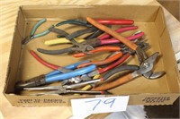 FLAT  OF MISC PLiERS