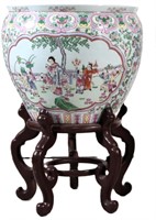 FAMILLE ROSE PORCELAIN FISH BOWL ON STAND