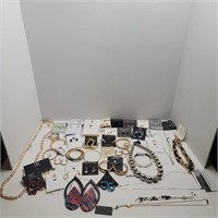 MACY'S OVERSTOCK VARIETY OF JEWELRY