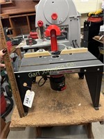 CRAFTSMAN 1.5 HP ROUTER W/ BITS ON TABLE
