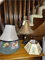 Lamp & 3 Lamp Shades