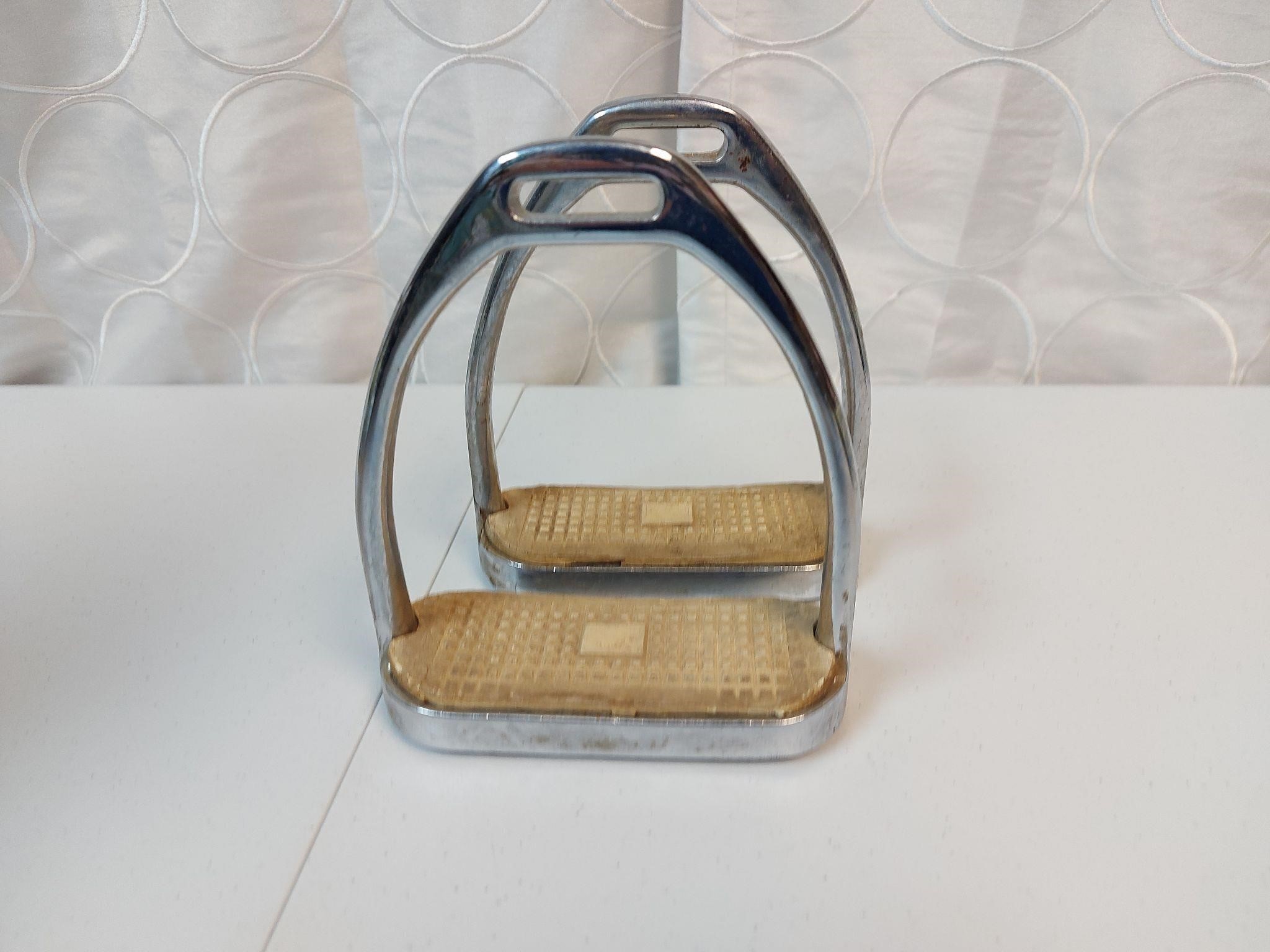 English Stirrup Irons / Stirrups