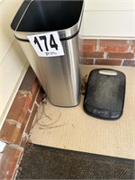 Trash can(Back Porch)