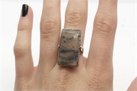 STERLING SILVER RING W/ STONE INSERT