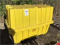 D1. enclosed polly two drum container