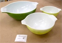 3 Vintage Pyrex Bowls