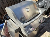 PORTABLE GAS GRIL - WEBER SPIRIT (NO TANK)