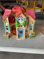 Plastic dollhouse