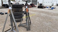 9 ton Gray Jack stands