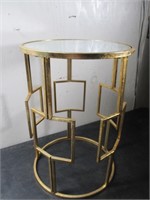 Metal Accent Table/Plant Stand