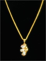 14k Gold Diamond & Opal necklace 5.1 gr 20 in long