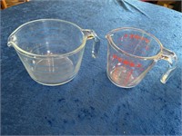 2 Vtg Pyrex measuring cups