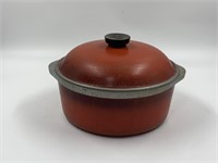 Vintage club red aluminum Dutch oven with lid