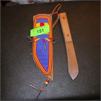RUSSELL KNIFE IN LEATHER & SEED BEAD NATIVE >>>>>>