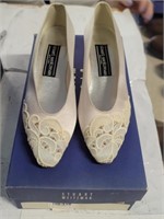 Stuart Weitzman - (Size 5) Shoes