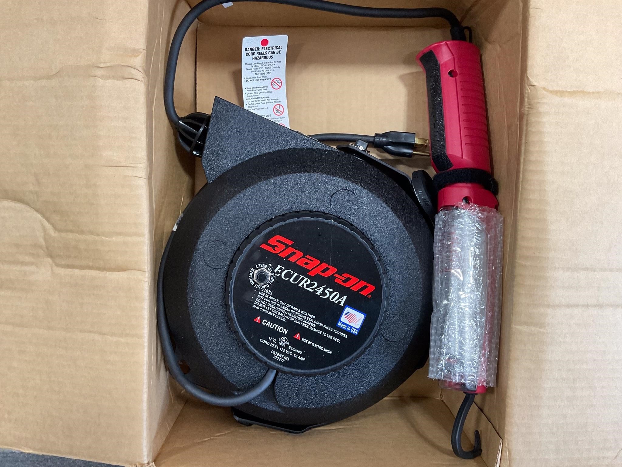 NEw Snap-On Retractable Shop Light