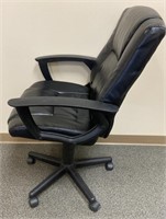 Black office chair