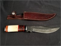 Damascus steel hunting knife with sheath