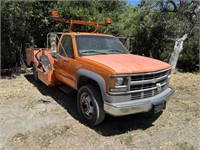 2000 Chevy 3500 (No Motor)