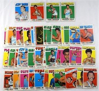 (49) 1971-72 TOPPS BASKETBALL CARDS