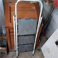 Folding Step Ladder